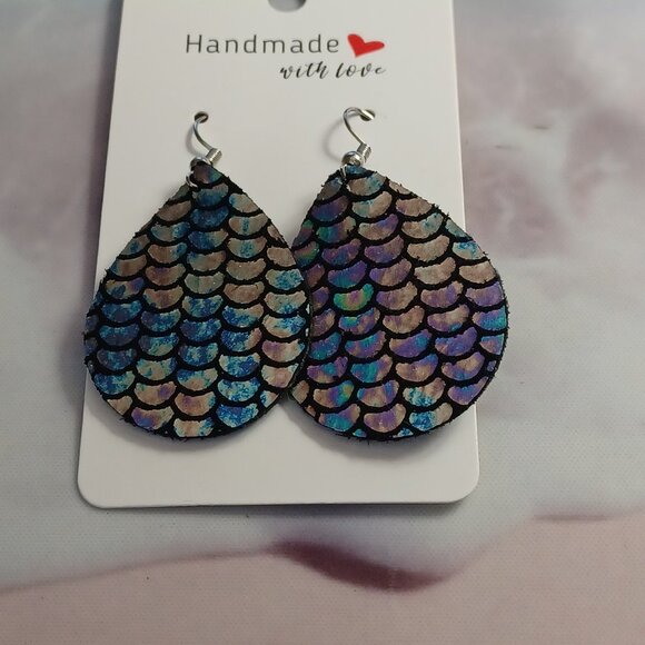 Handmade Jewelry - NWT HANDMADE MERMAID SCALES EARRINGS